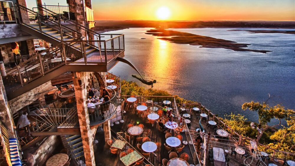 Lakeside Dining