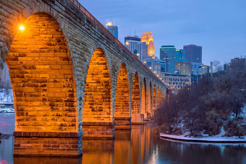 tone Arch Bridge (Minneapolis)